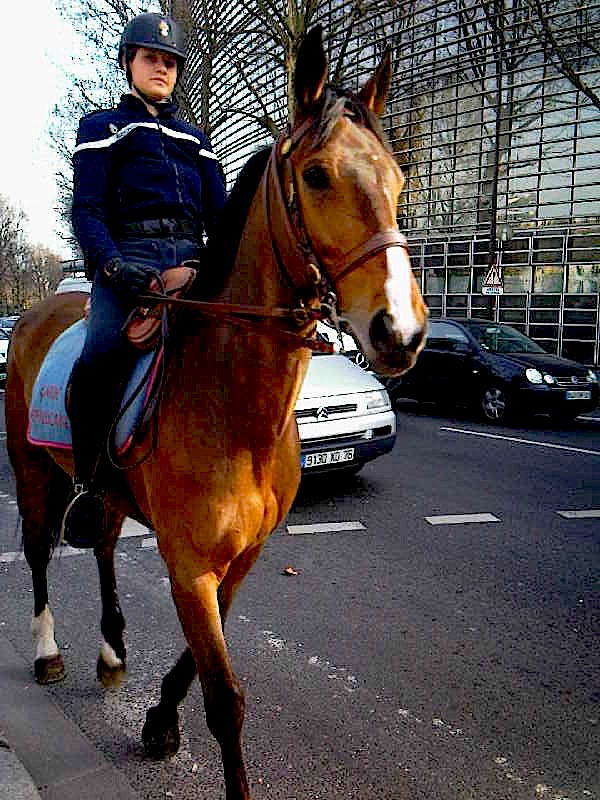 gendarme à cheval